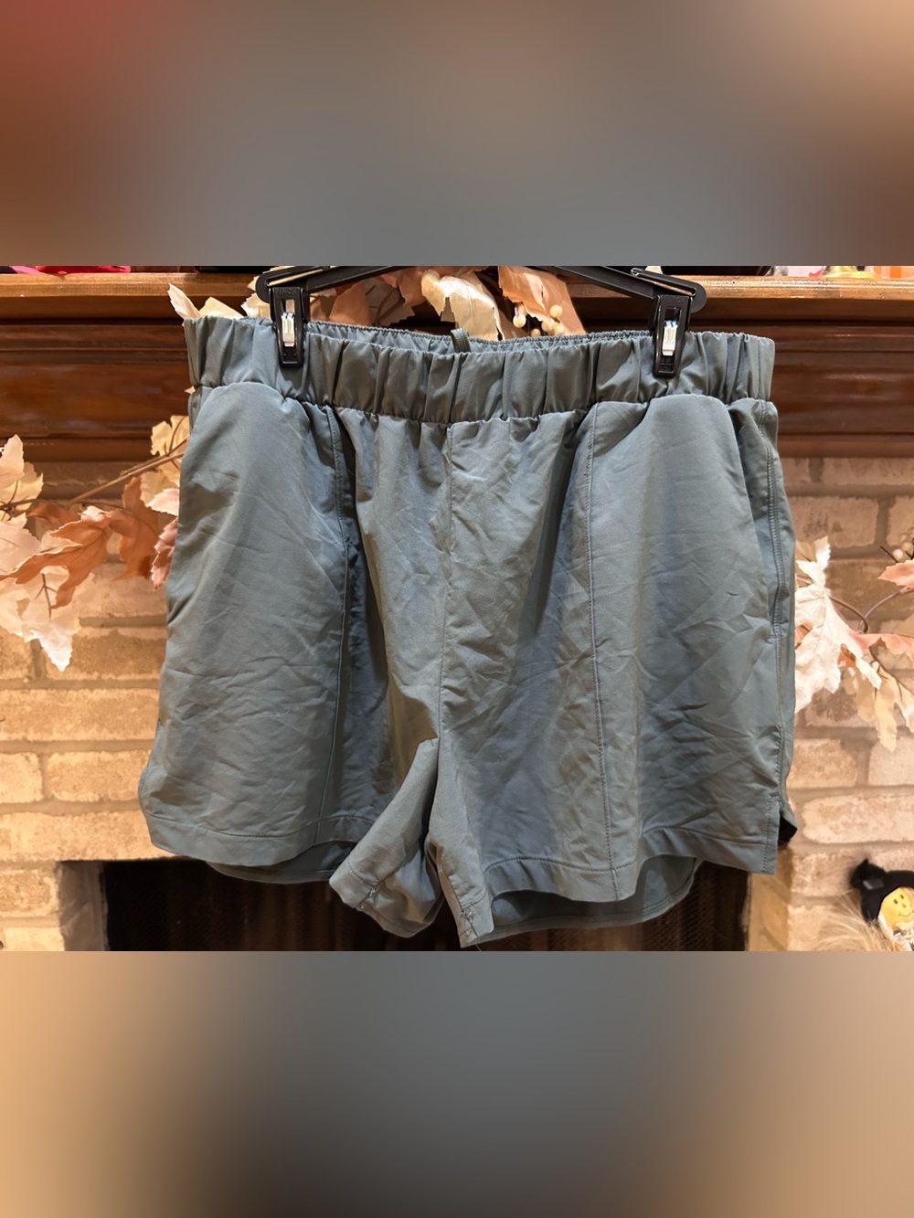 Zella Women's Athletic Shorts in Sage EUC